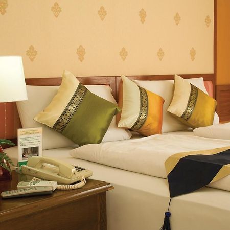 People Place Classic Hotel Sha Extra Plus Chiang Mai Exteriör bild
