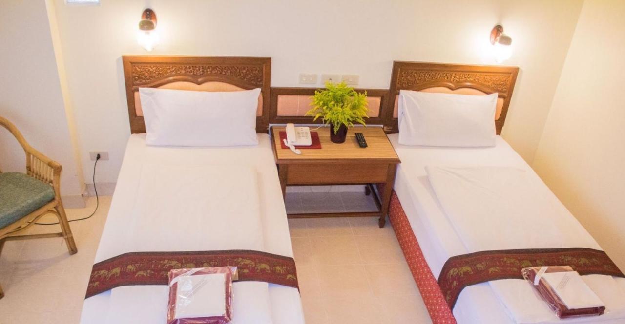 People Place Classic Hotel Sha Extra Plus Chiang Mai Exteriör bild