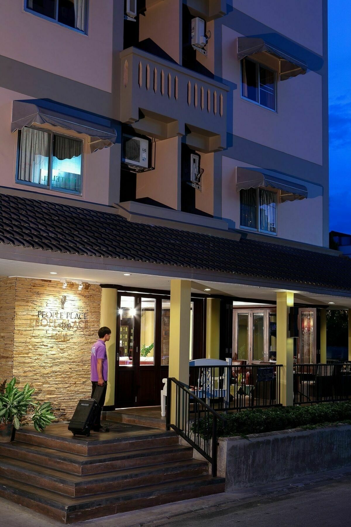 People Place Classic Hotel Sha Extra Plus Chiang Mai Exteriör bild
