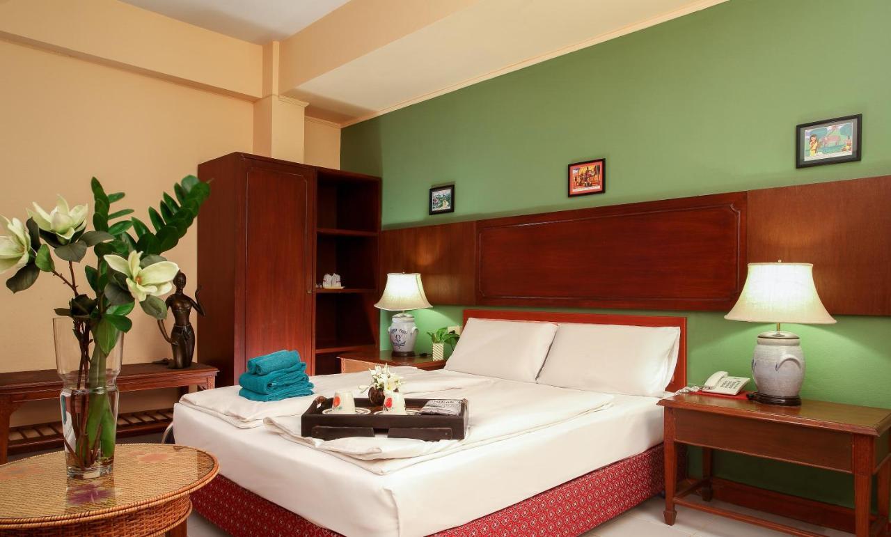 People Place Classic Hotel Sha Extra Plus Chiang Mai Exteriör bild